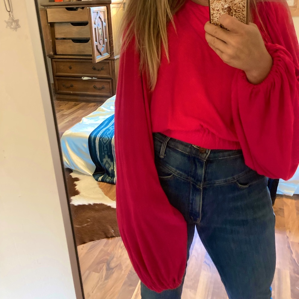 Free people hot pink long sleeve 💕
